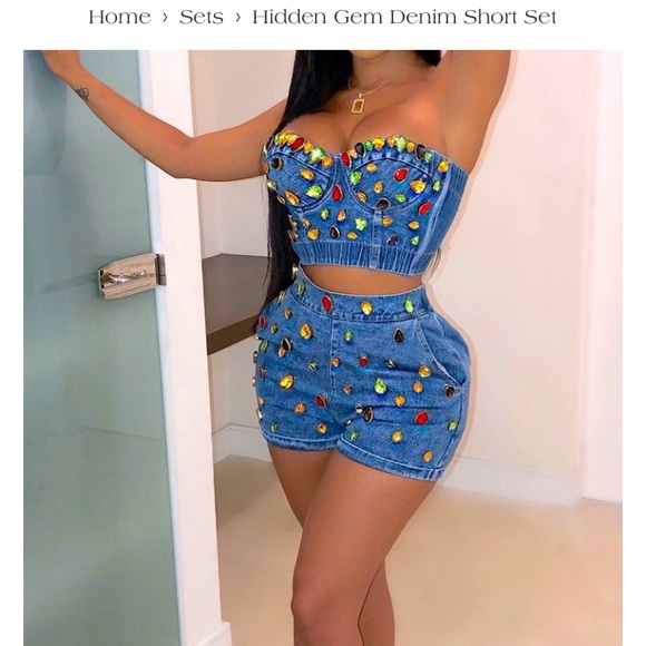 Short Set - Picture 2 of 3